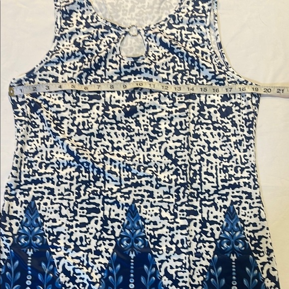 White and Blue Sleeveless Sheath Midi Dress - Picture 15 of 17